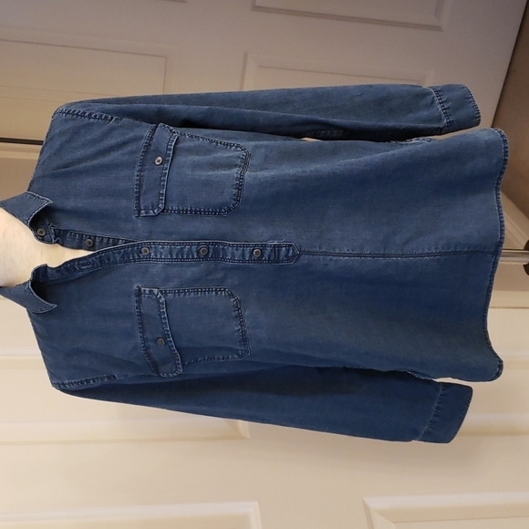 J. Crew Chambray Shirt In Boy Fit - Picture 1 of 14